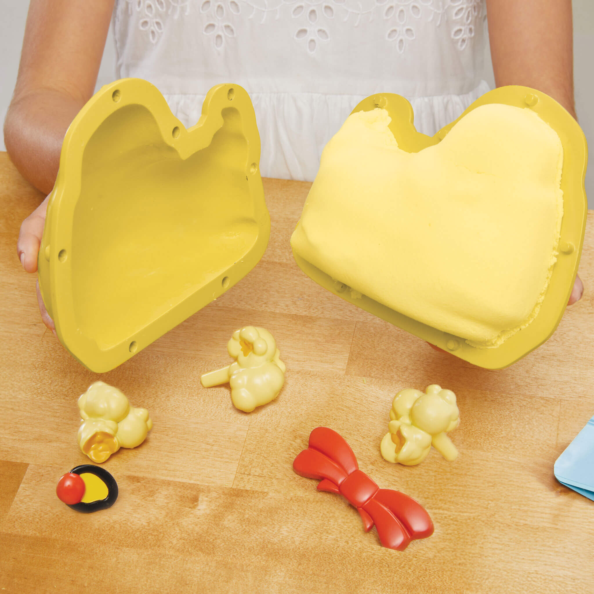 Creative Chefs™ Bluey - Duck Cake Kit - Image 5