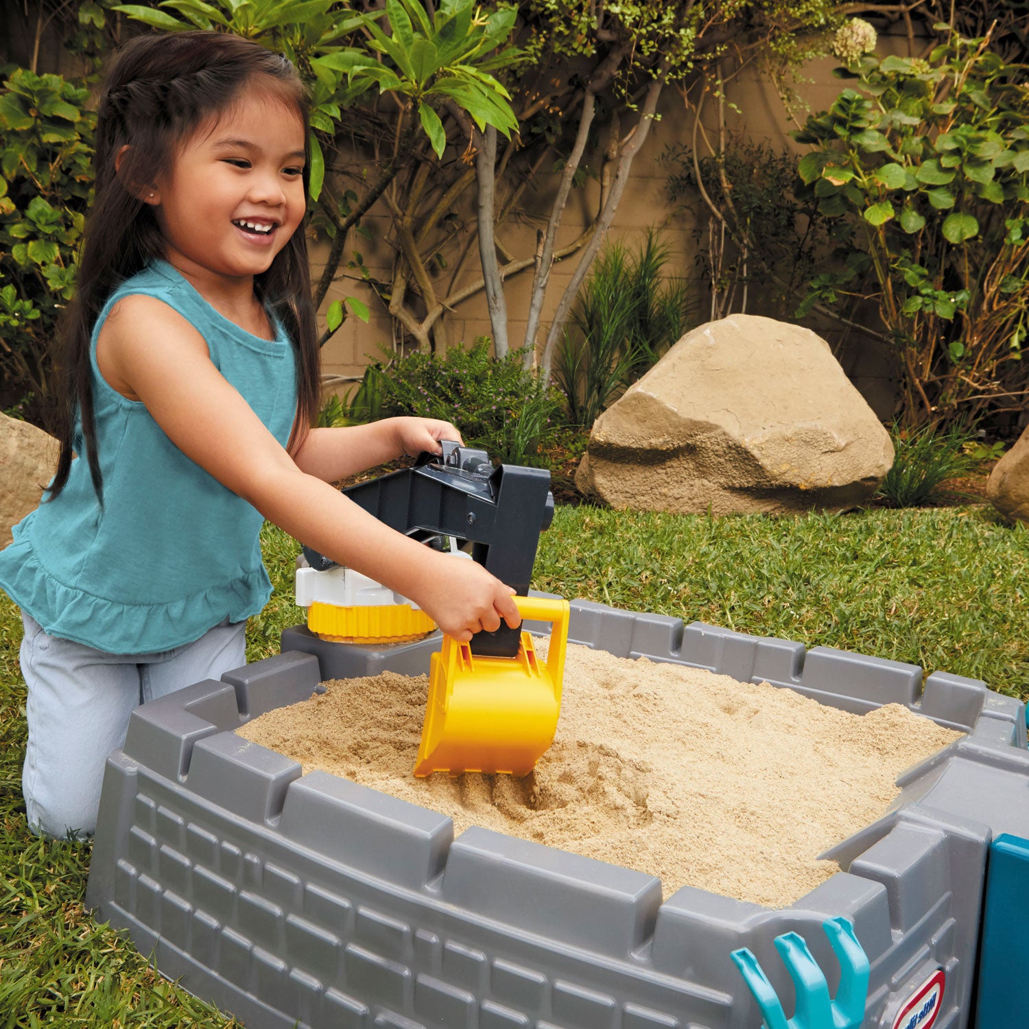 Dirt Diggers™ Excavator Sandbox - Image 4